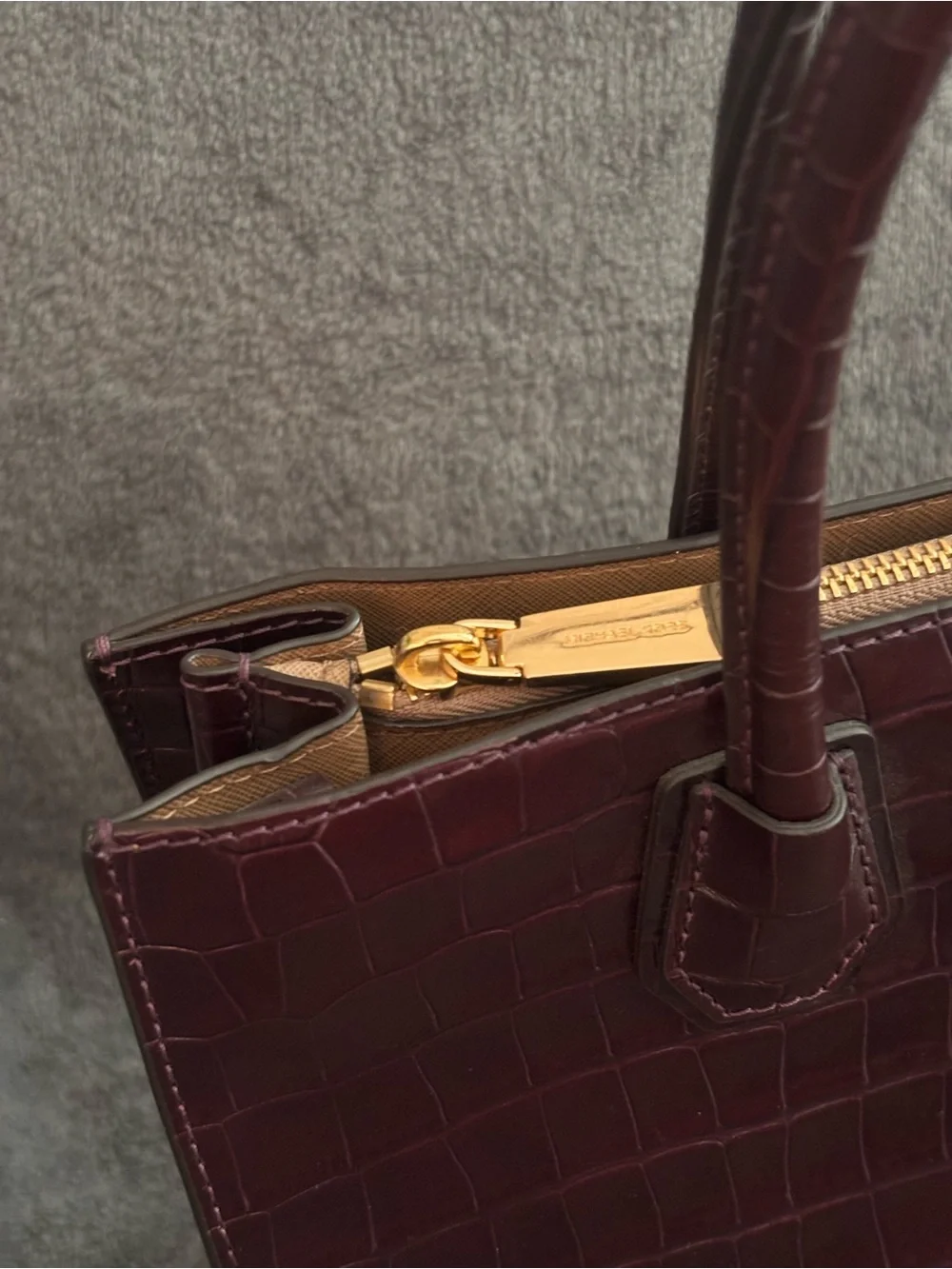 Gorgeous Michael Kors Croc-Embossed Satchel in Burgundy with Gold Hardware - Picture 6 of 14